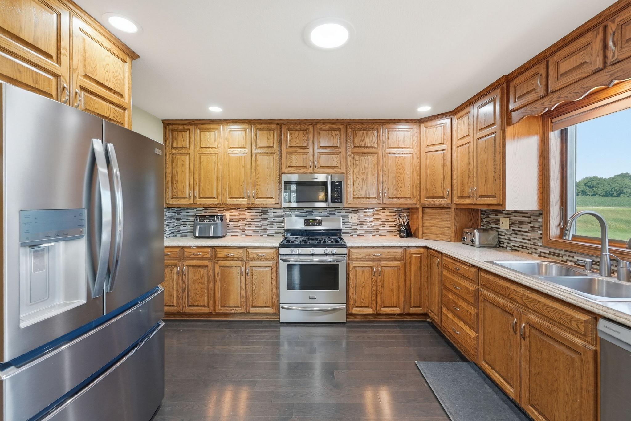 main property photo 14