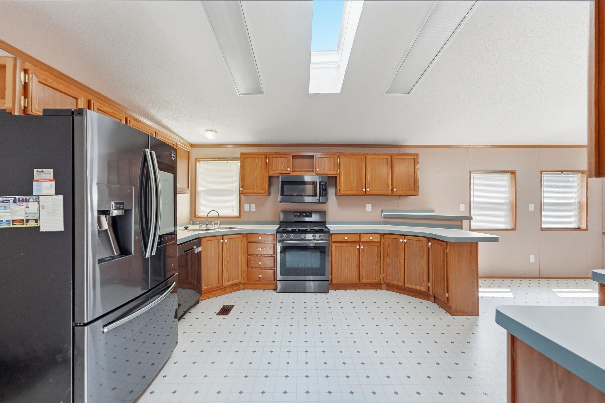 main property photo 11