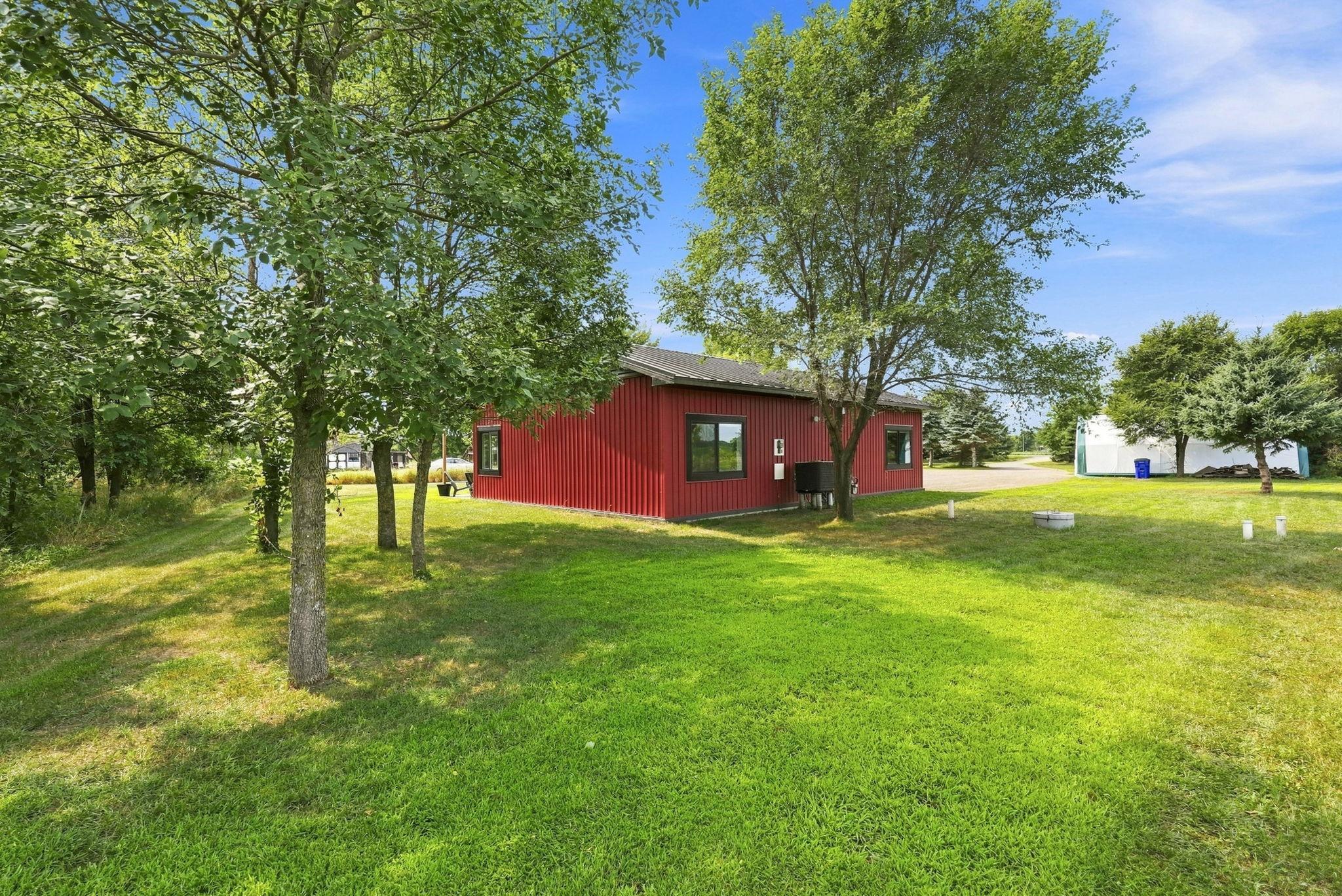main property photo 28