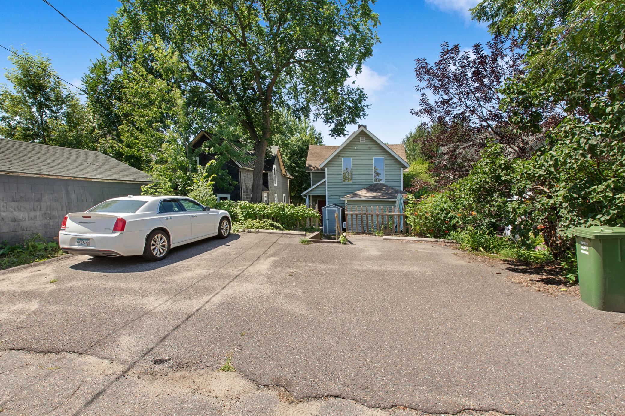 main property photo 40