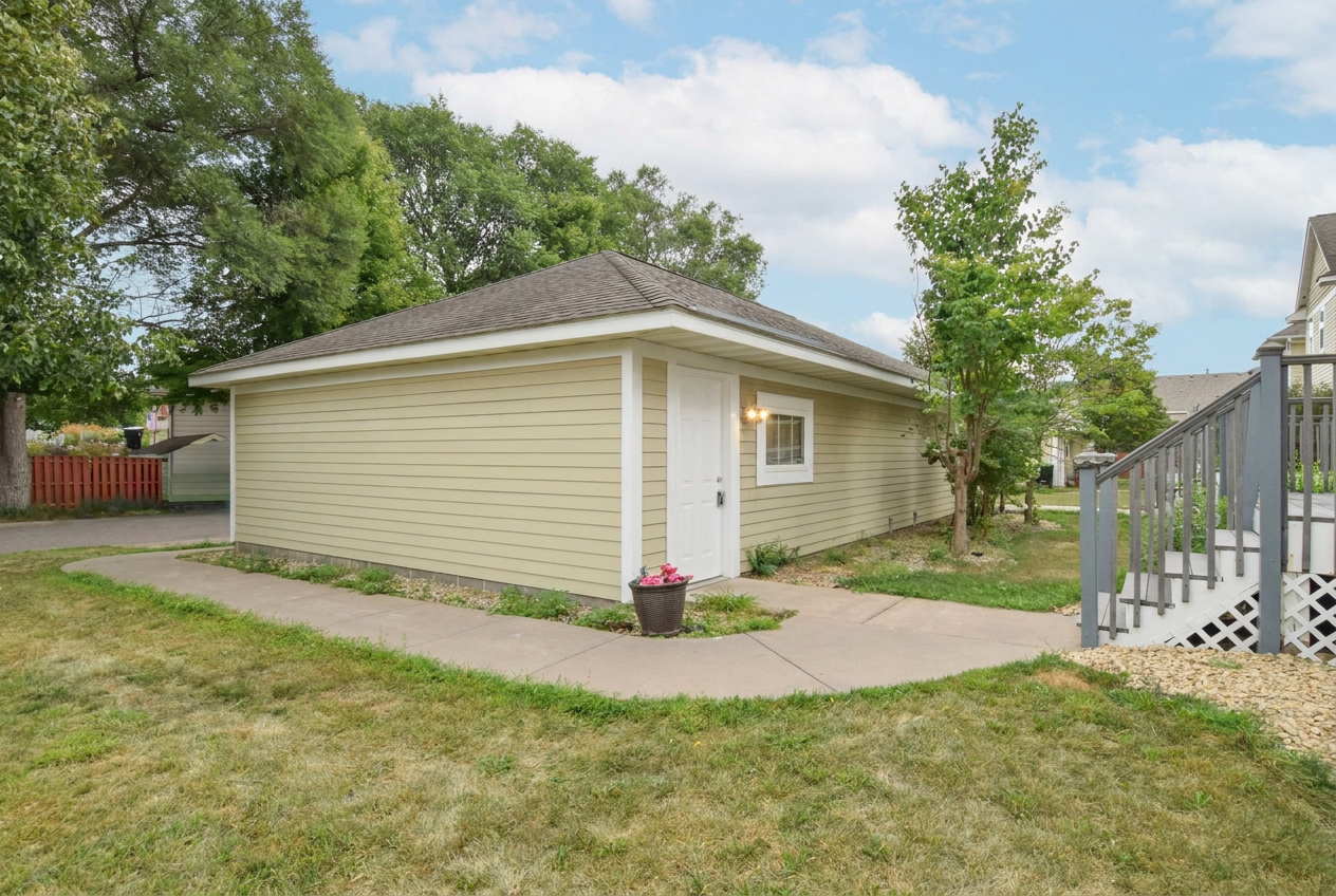 main property photo 34