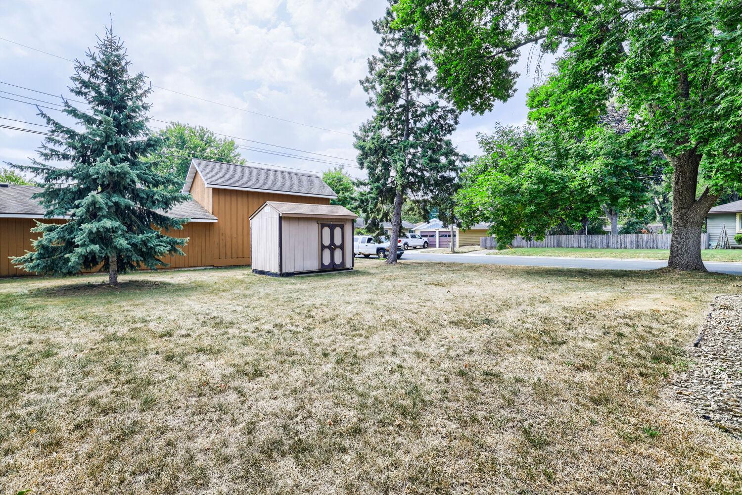 main property photo 16