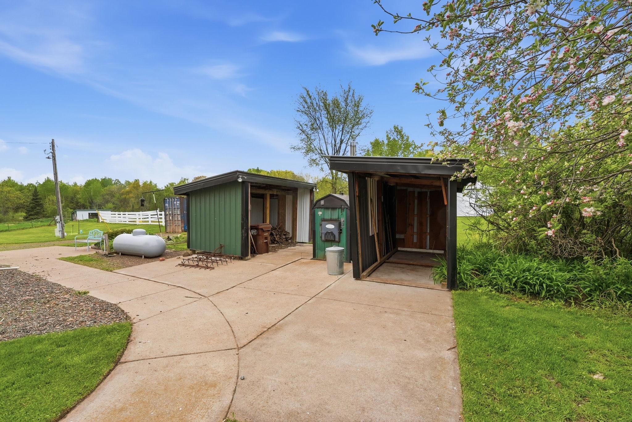 main property photo 13