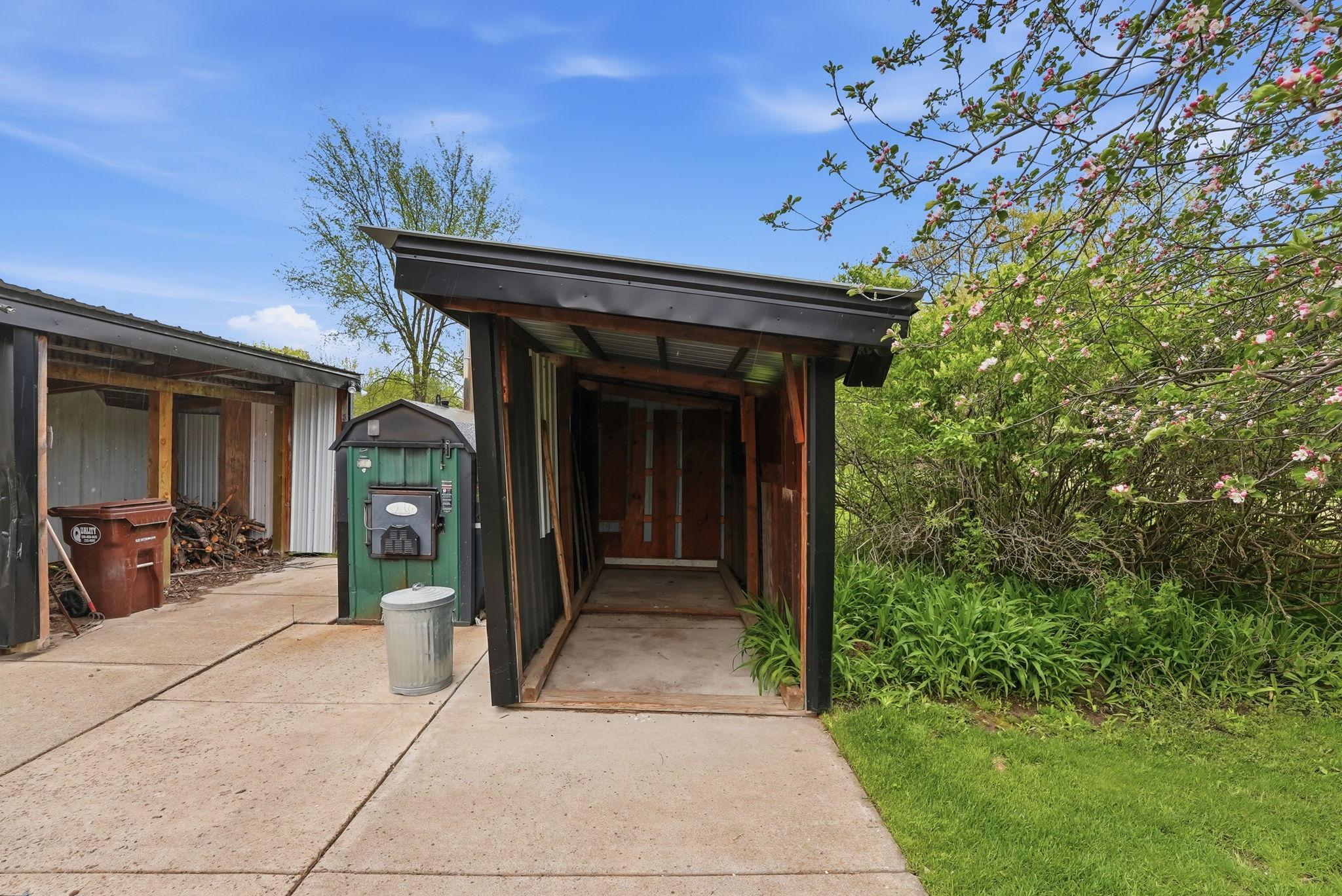 main property photo 14