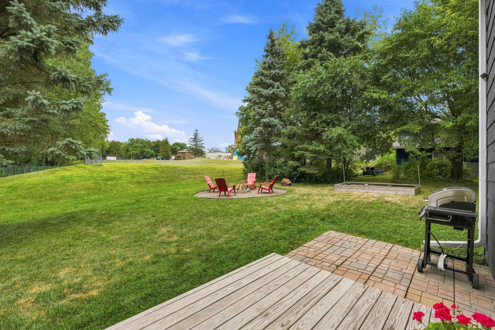 main property photo 28