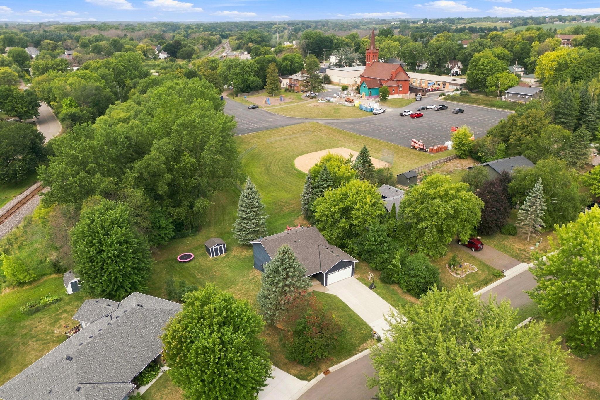 main property photo 40