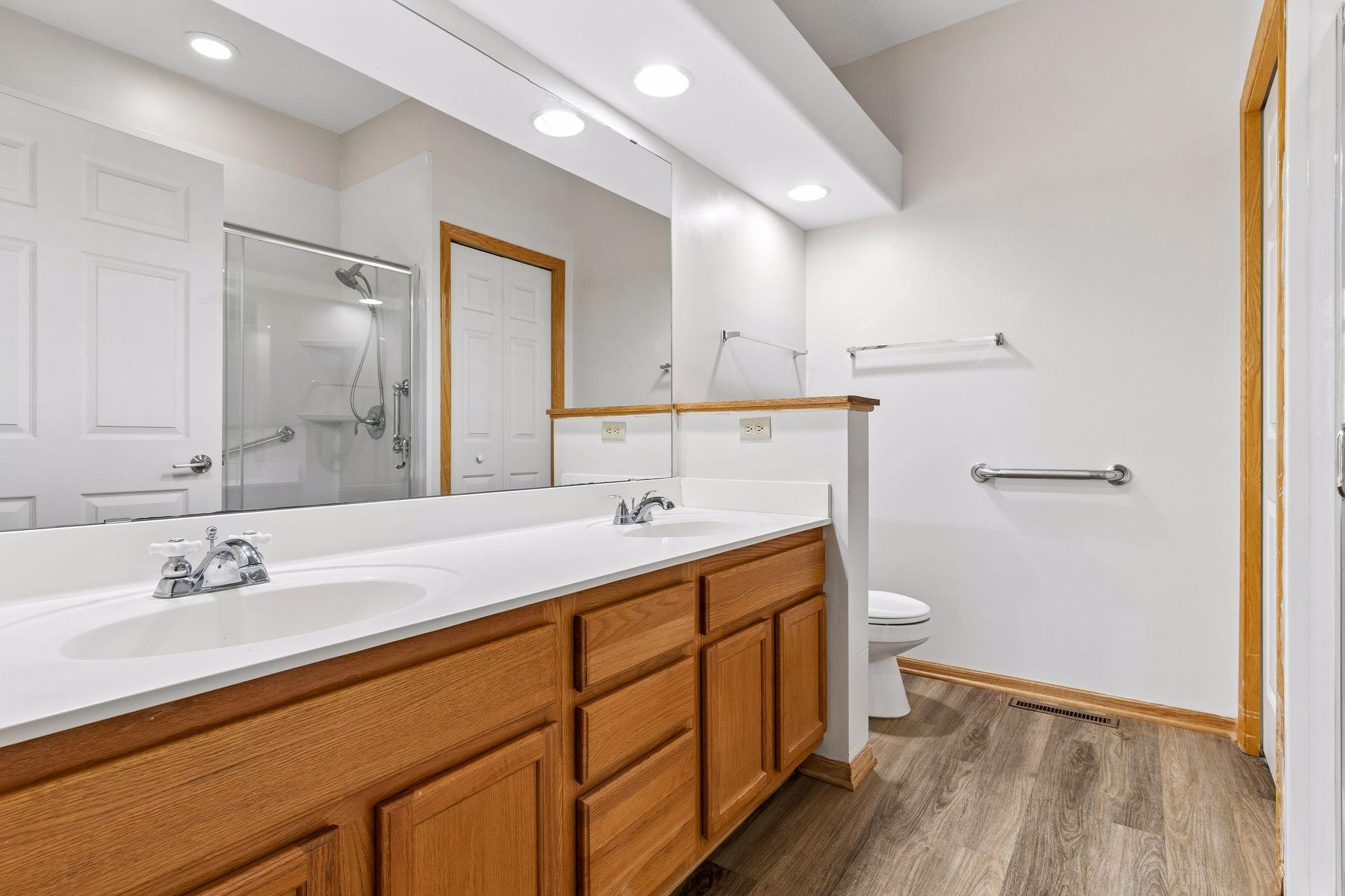 main property photo 11