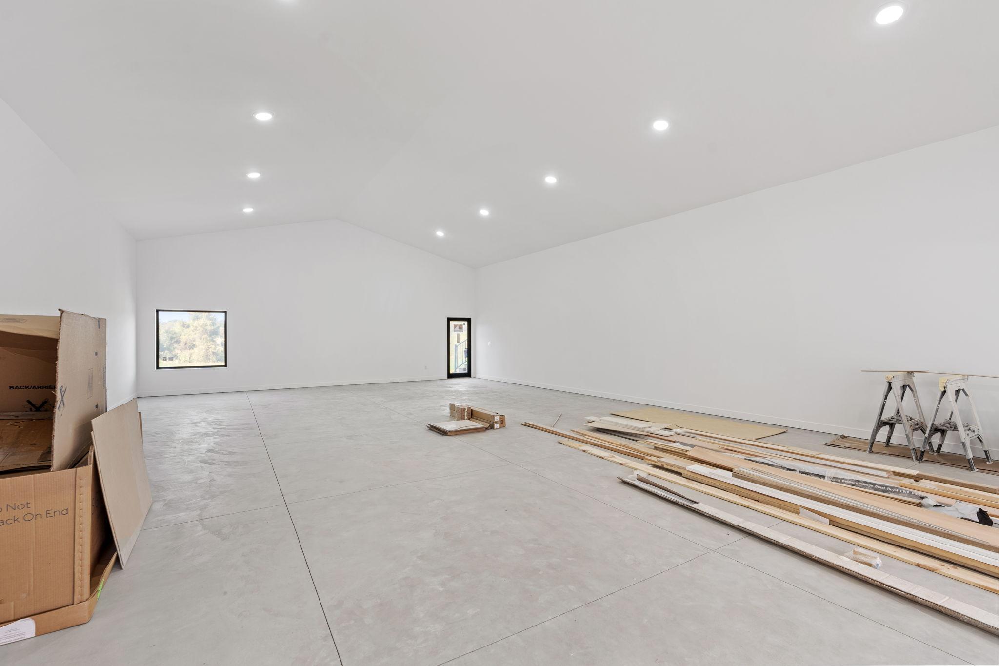 main property photo 50