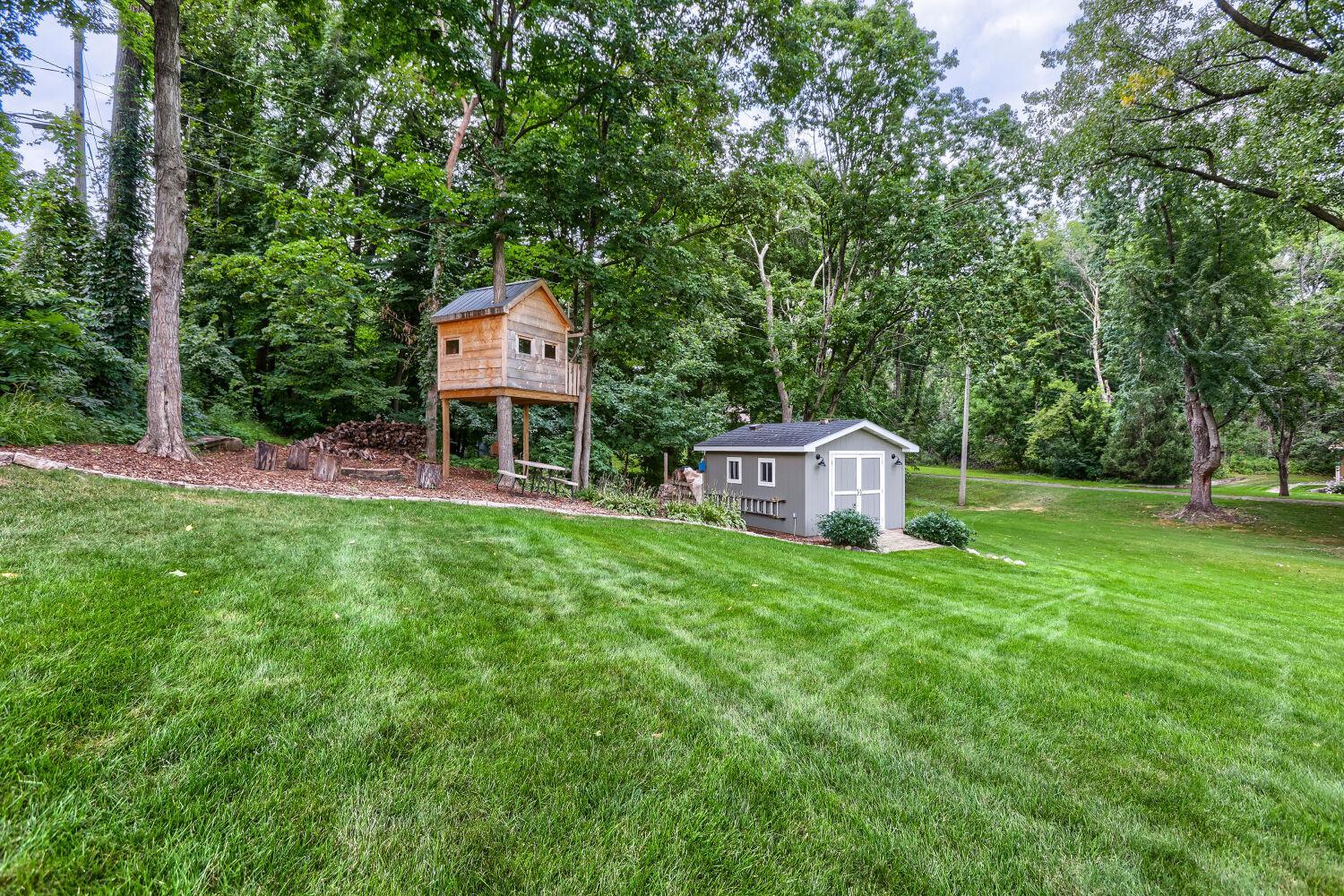 main property photo 40