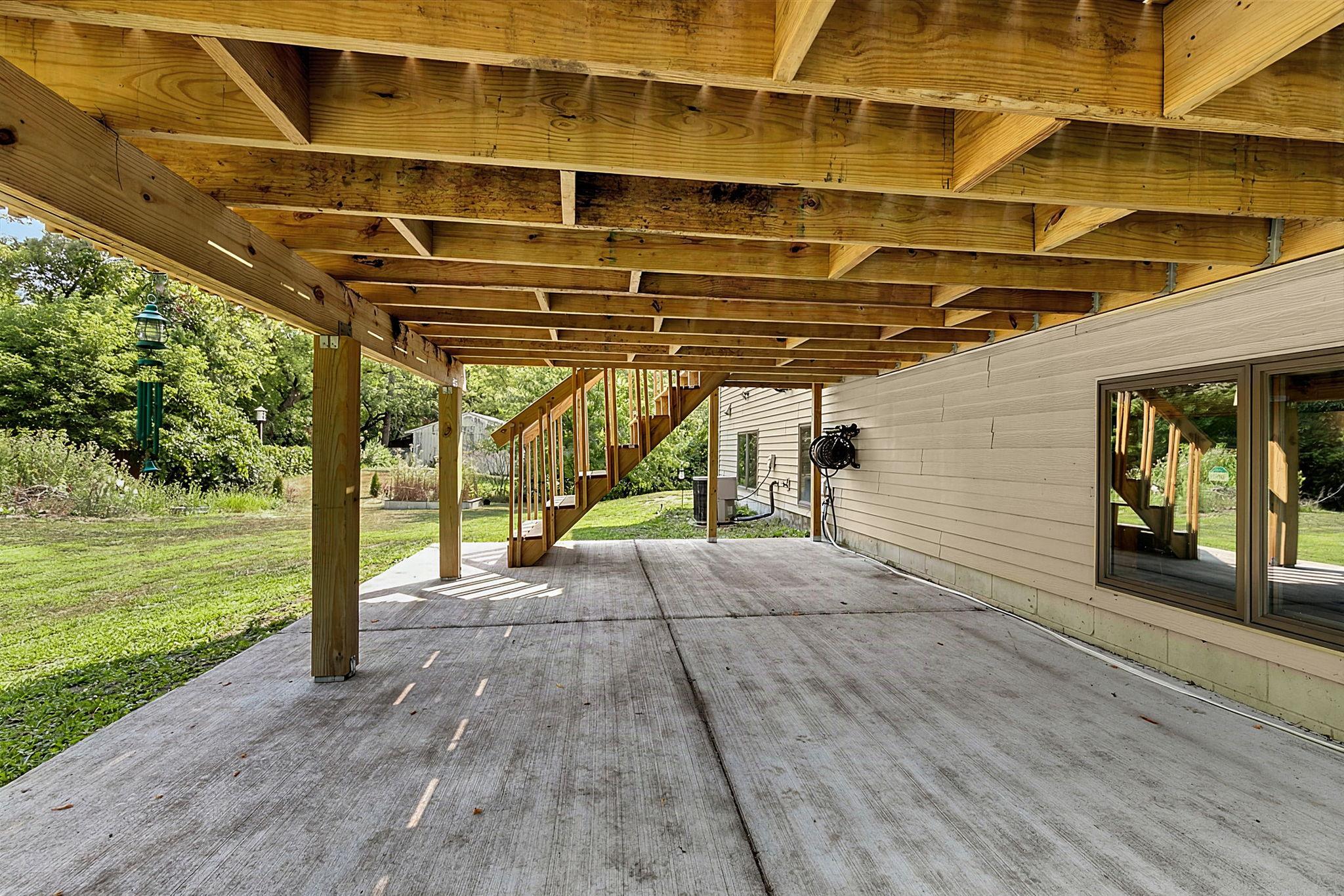 main property photo 30