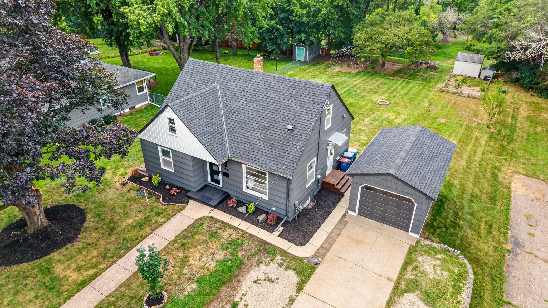 main property photo 4
