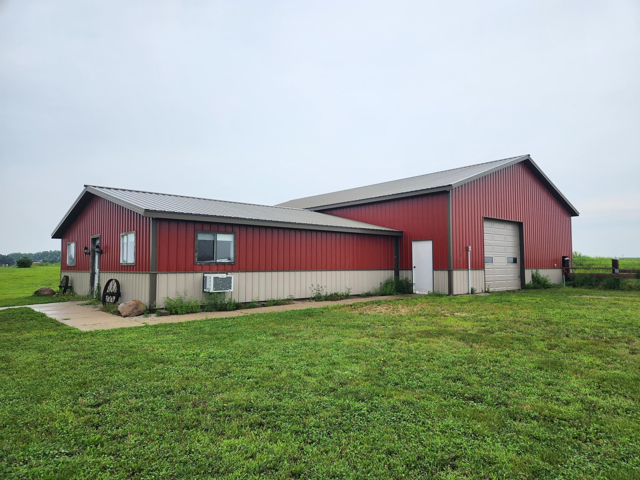 main property photo 37