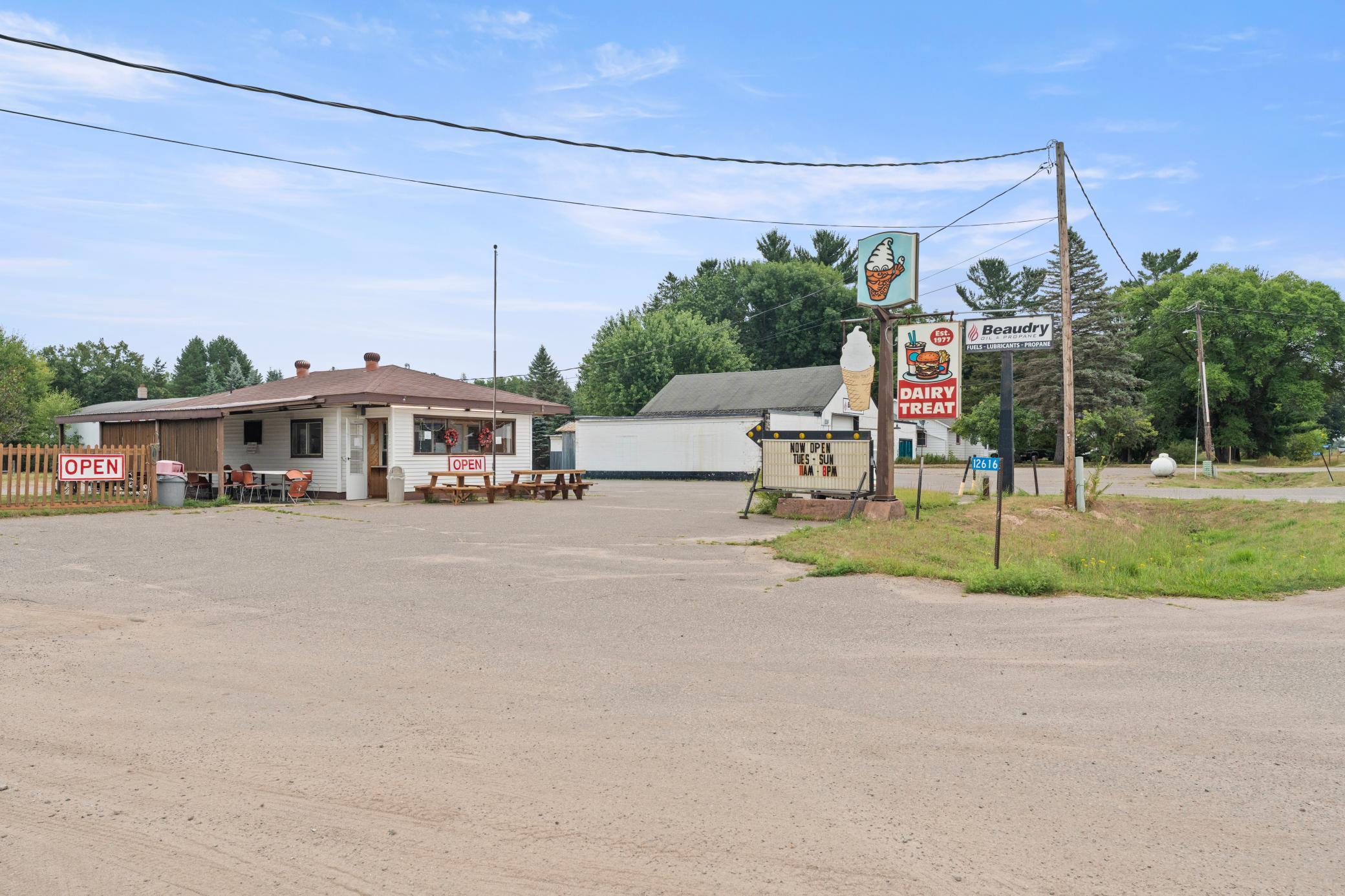 main property photo 31
