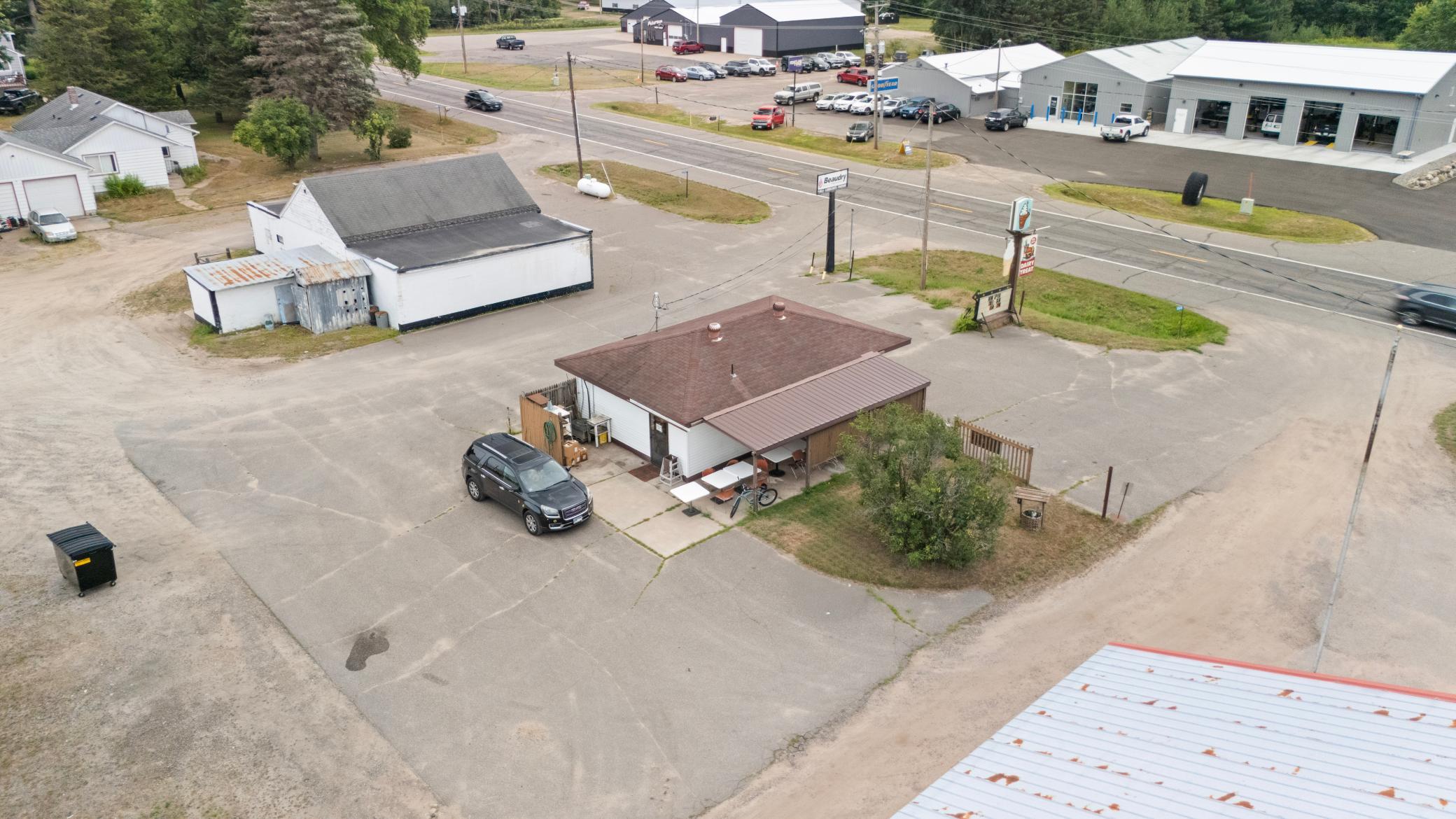 main property photo 5