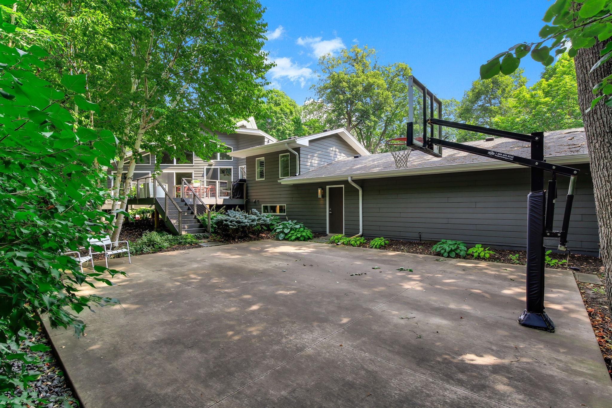 main property photo 78