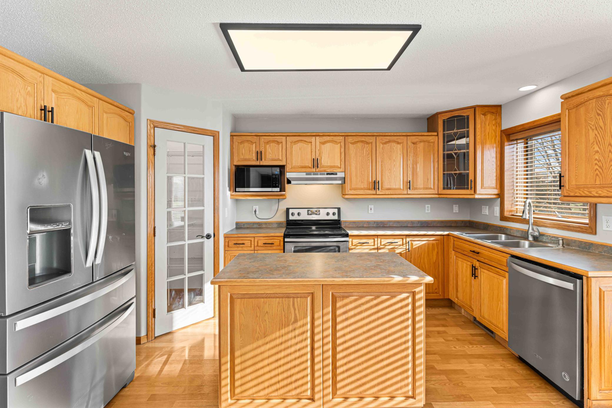 main property photo 12