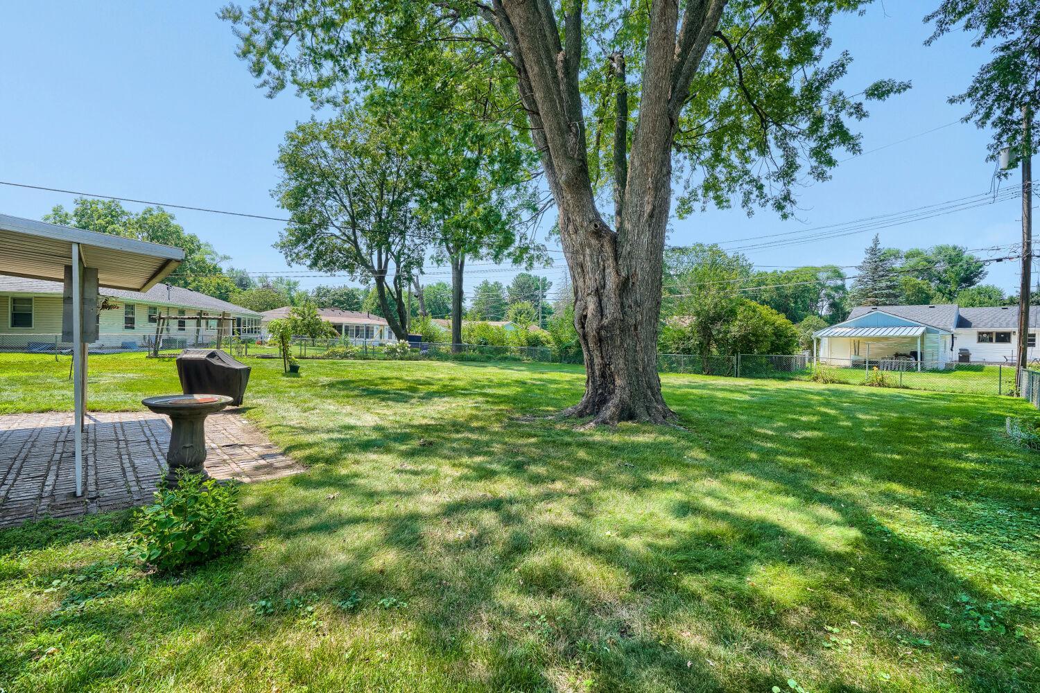 main property photo 28