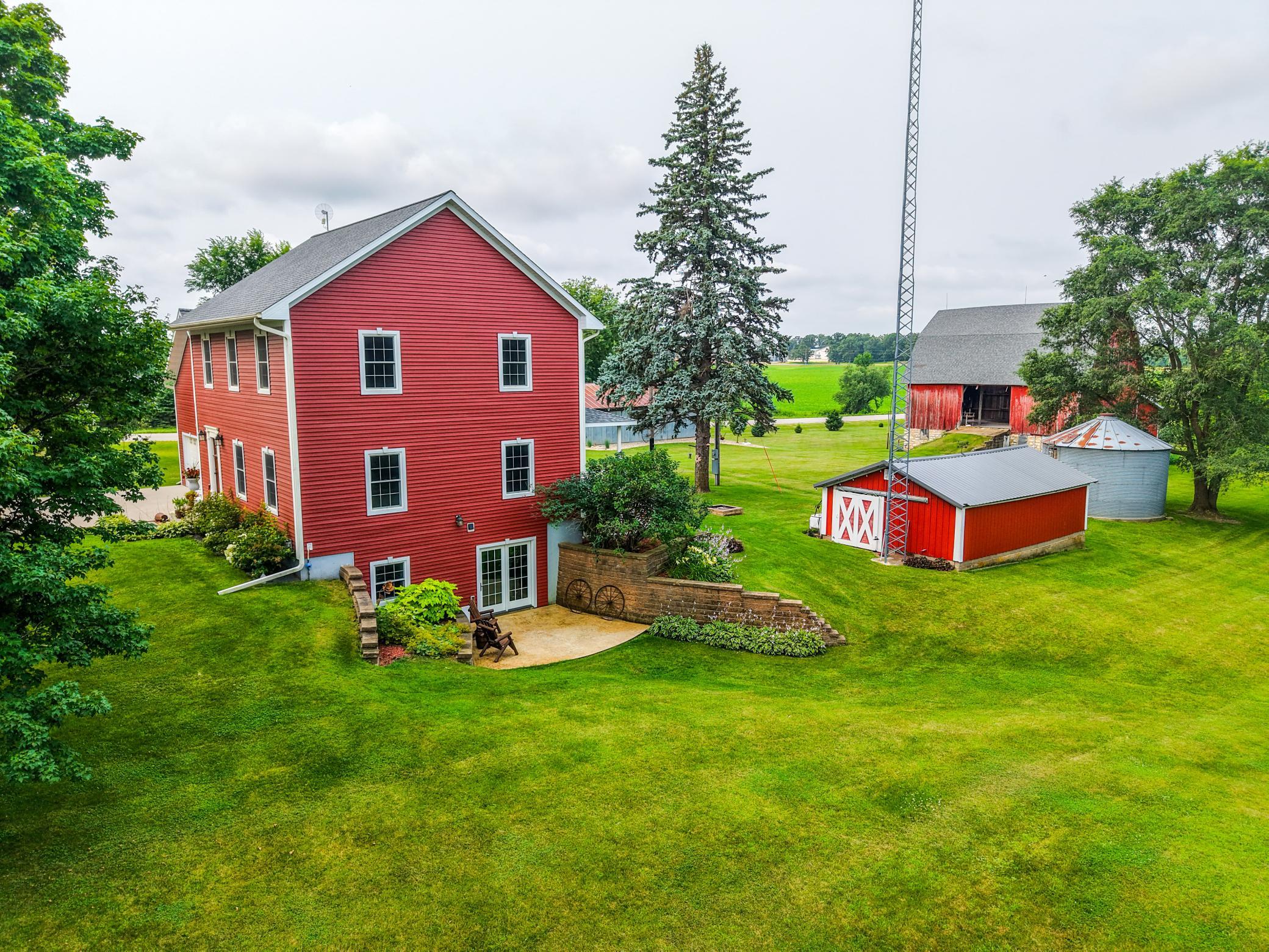 main property photo 3
