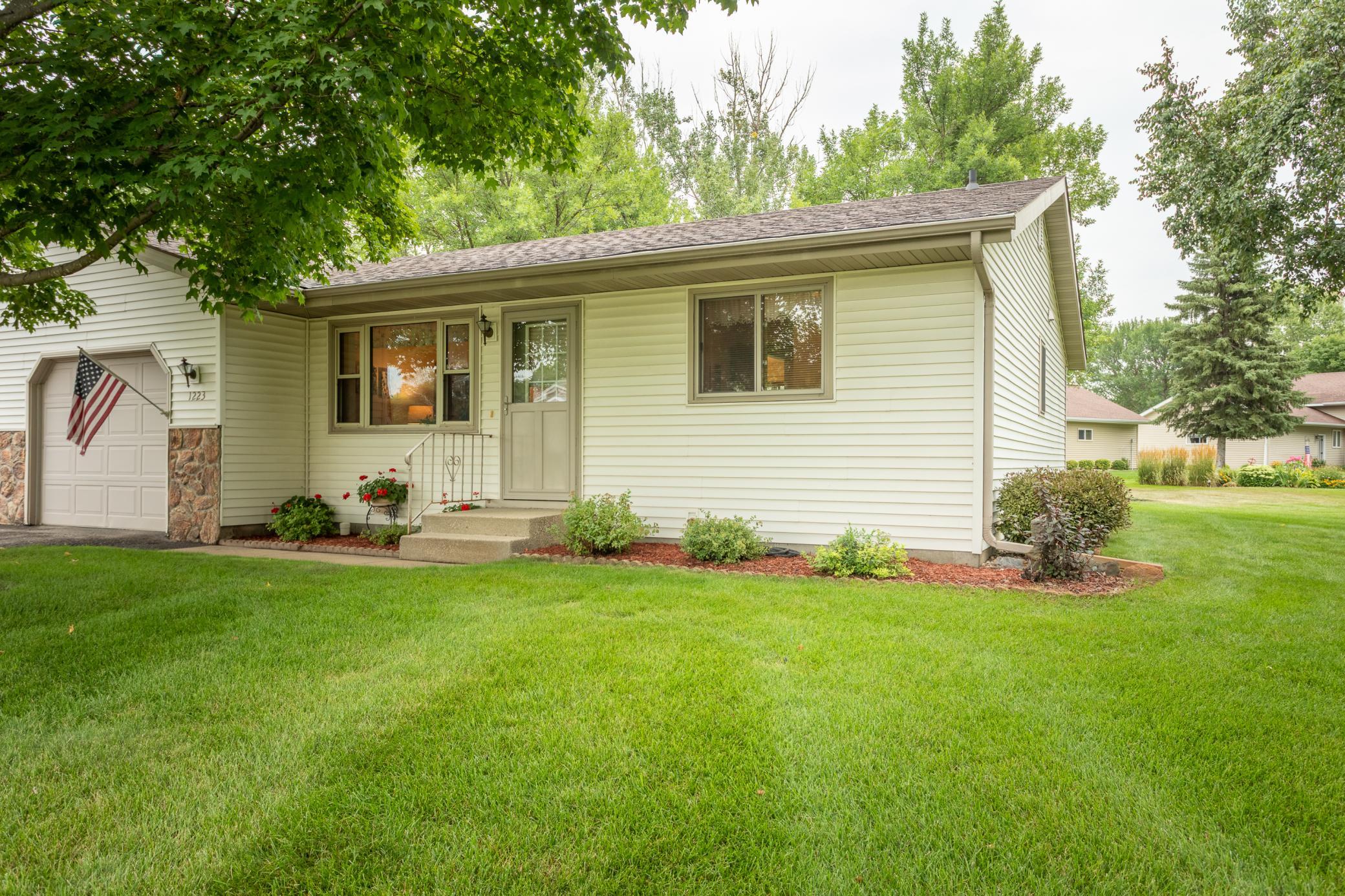 main property photo 23