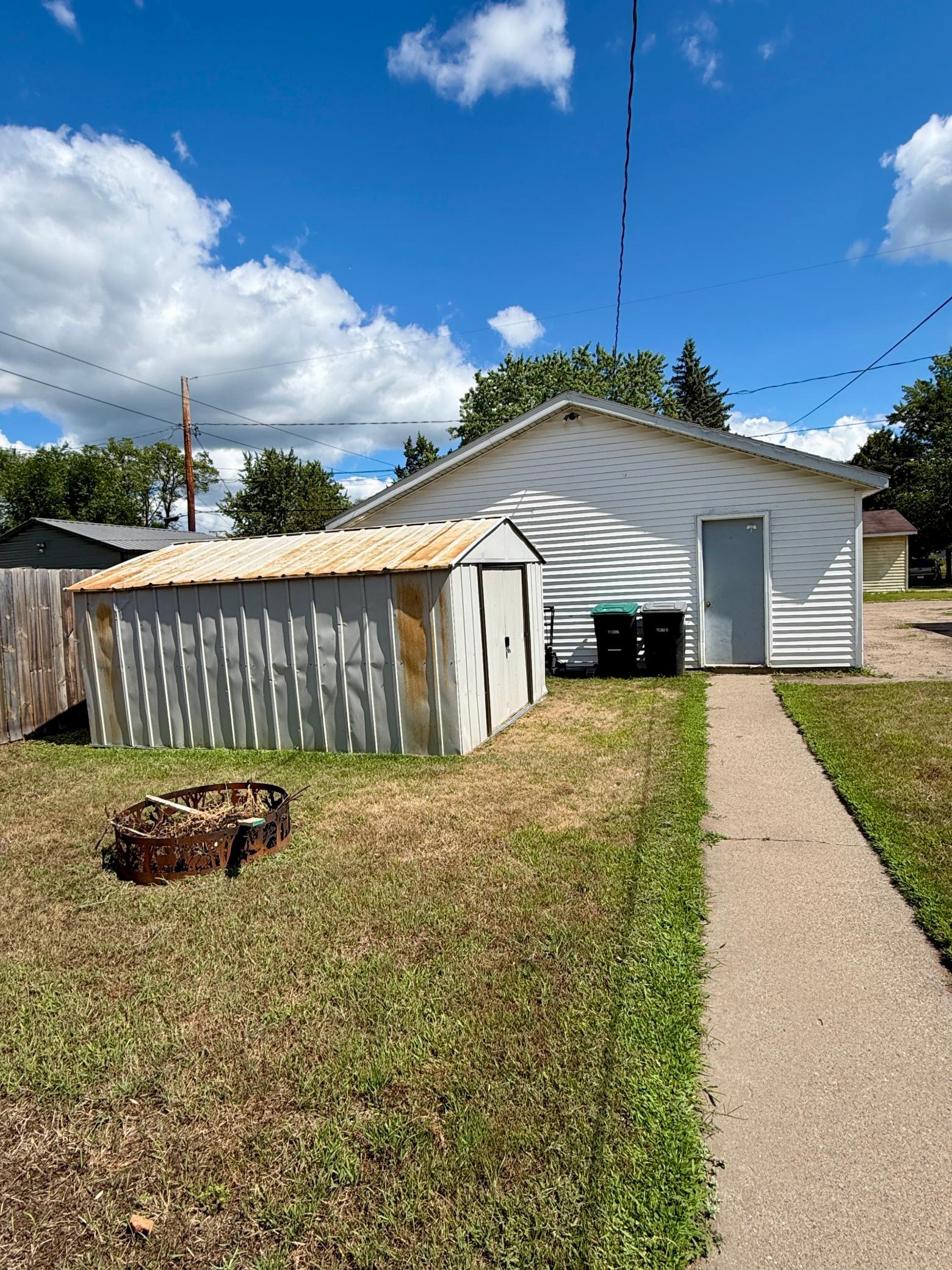 main property photo 30