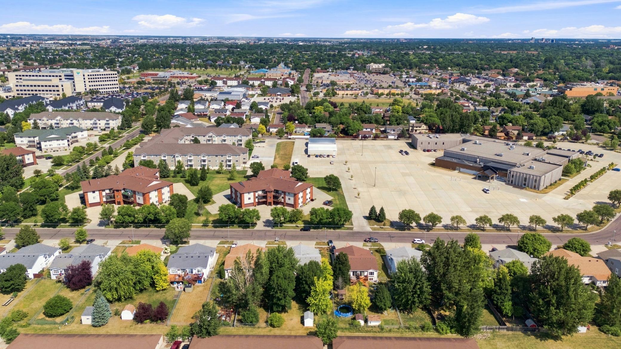 main property photo 30
