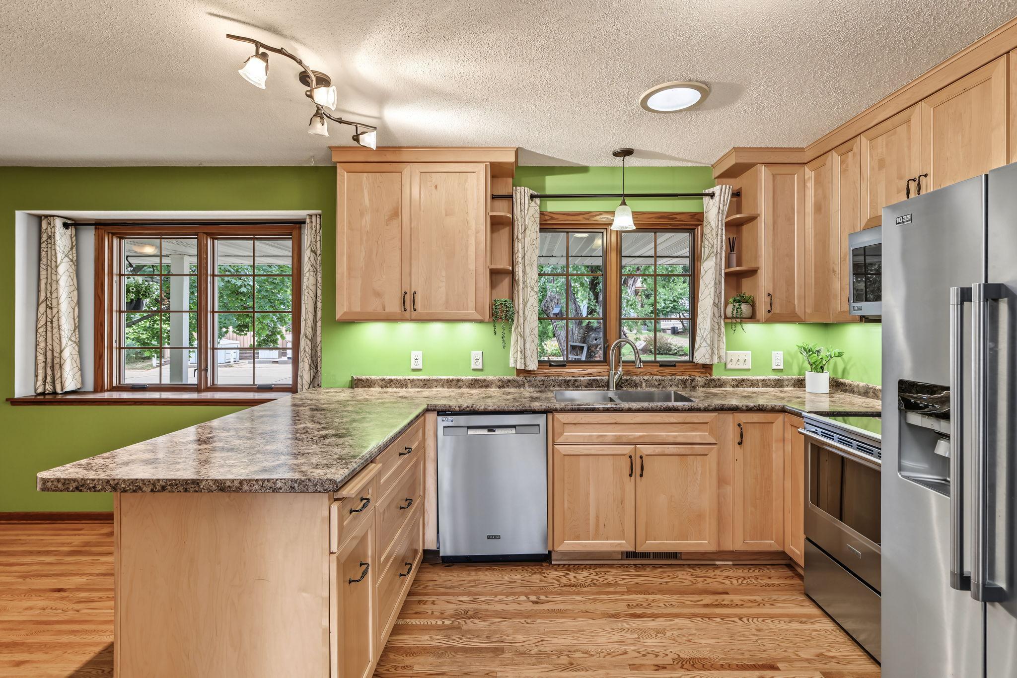 main property photo 4
