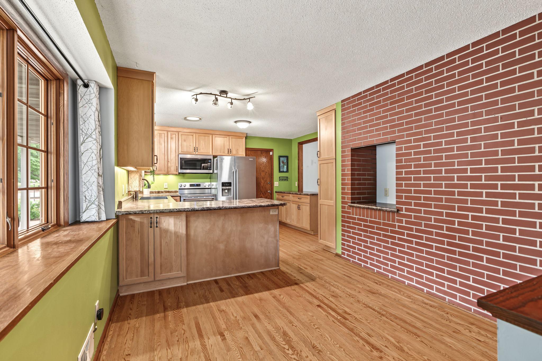 main property photo 9