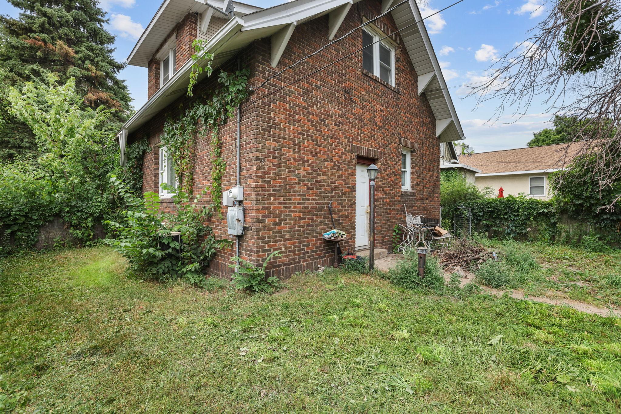main property photo 23