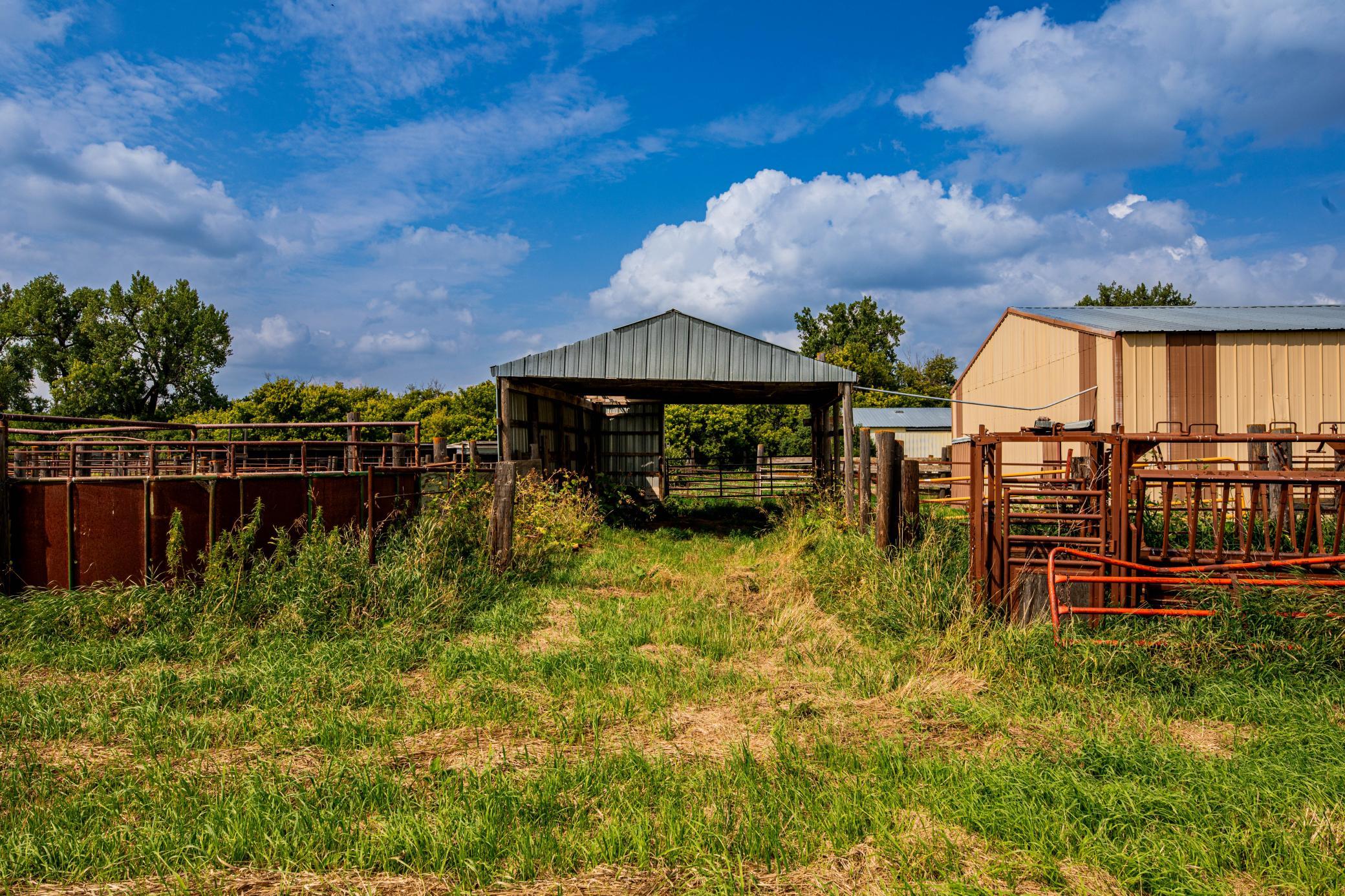 main property photo 40