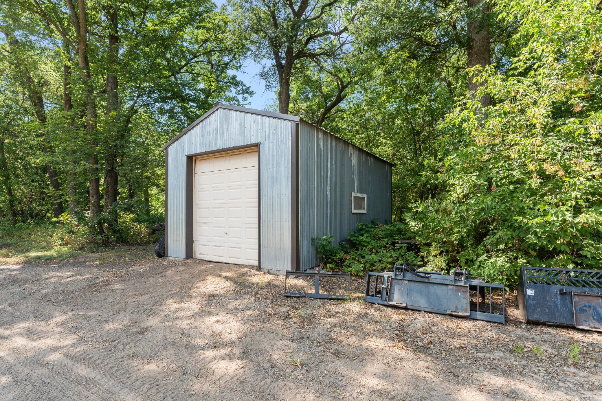 main property photo 37