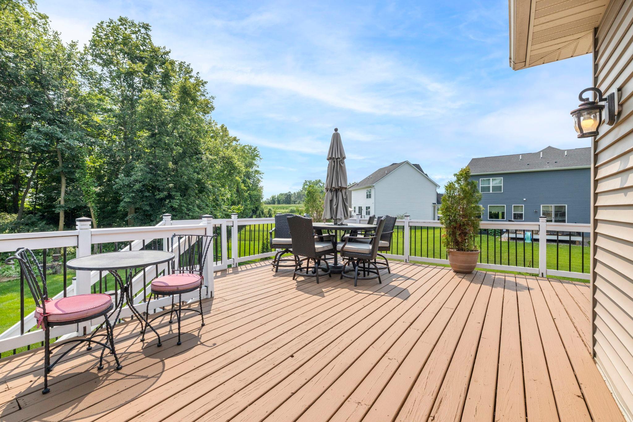main property photo 28