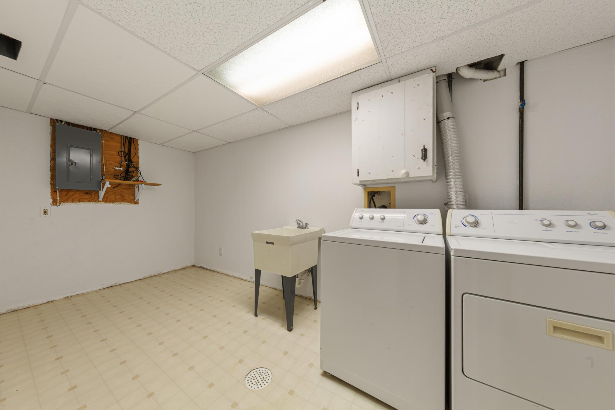main property photo 50