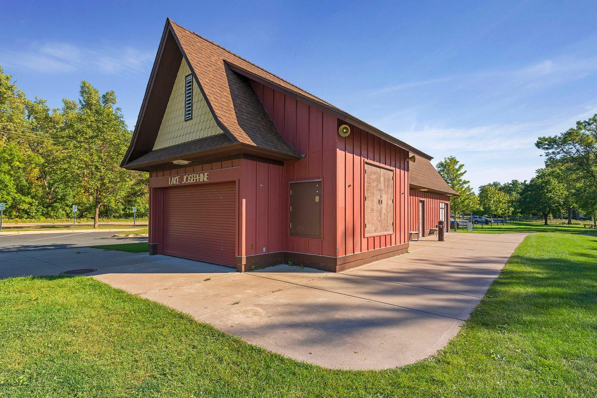 main property photo 41