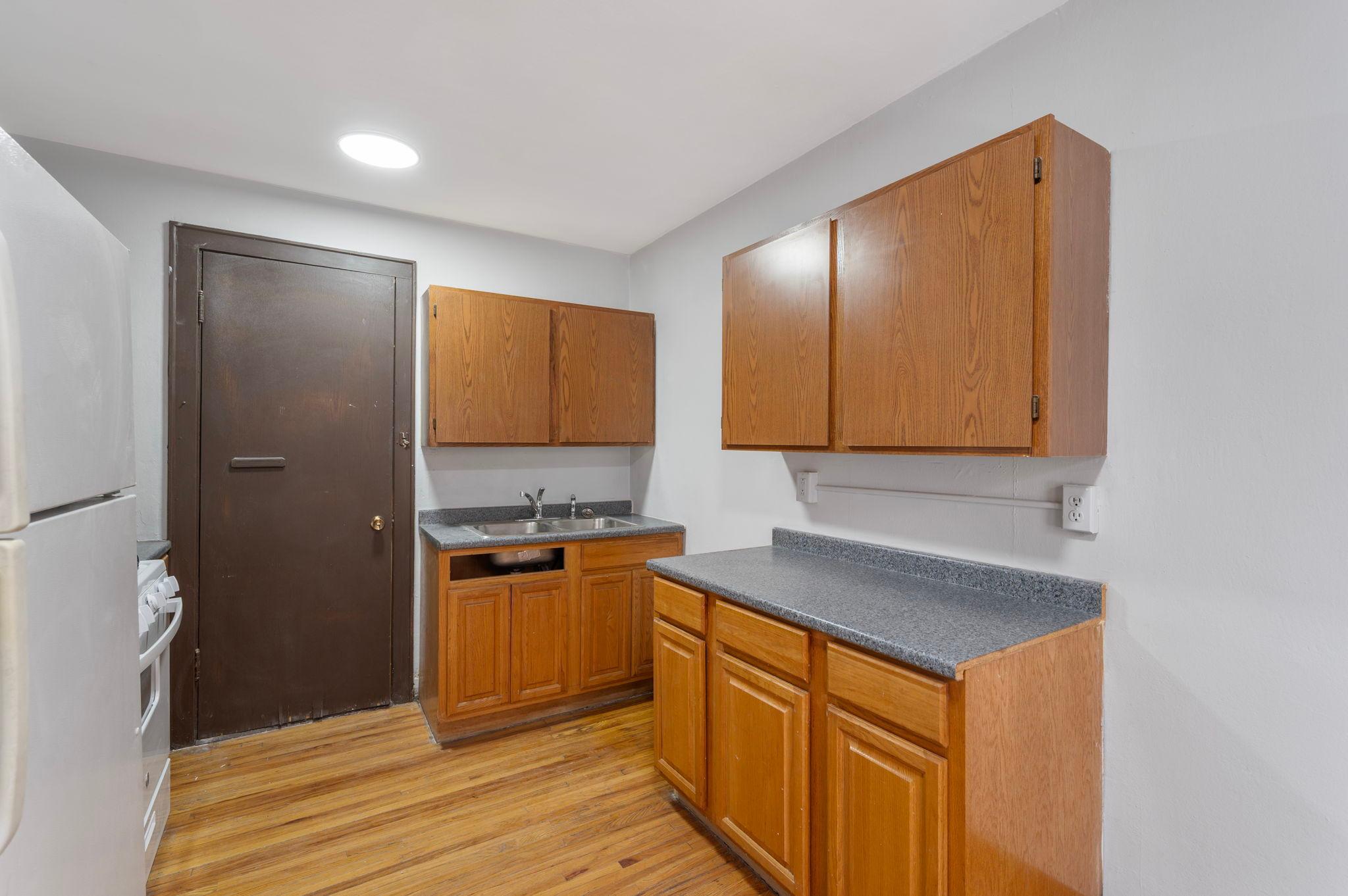 main property photo 59