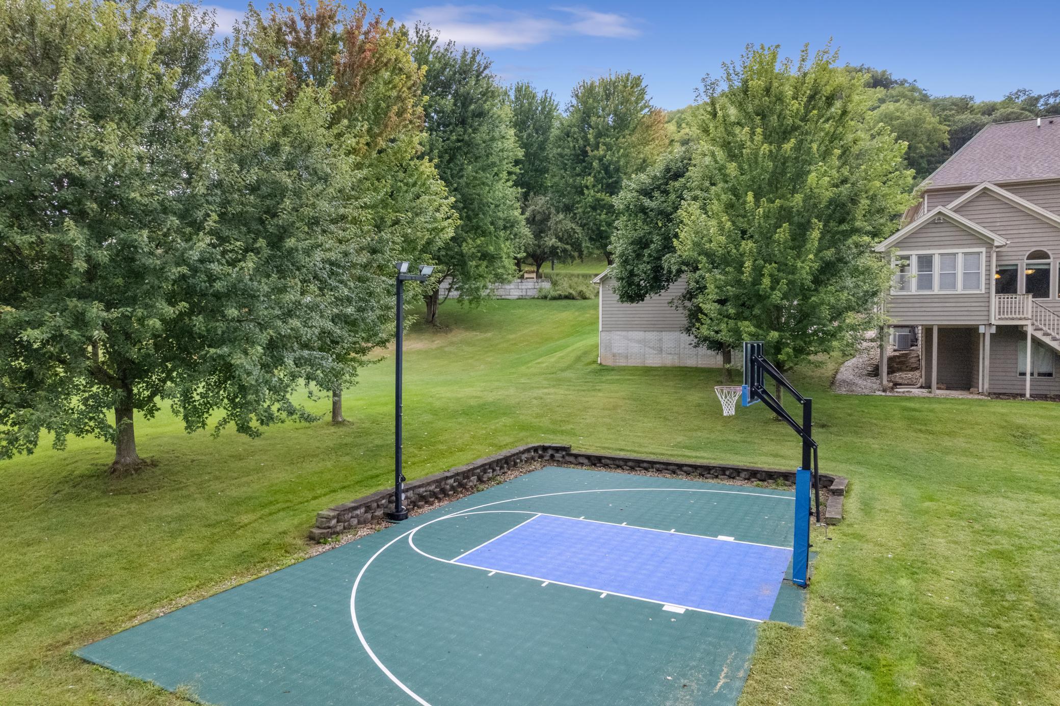 main property photo 40