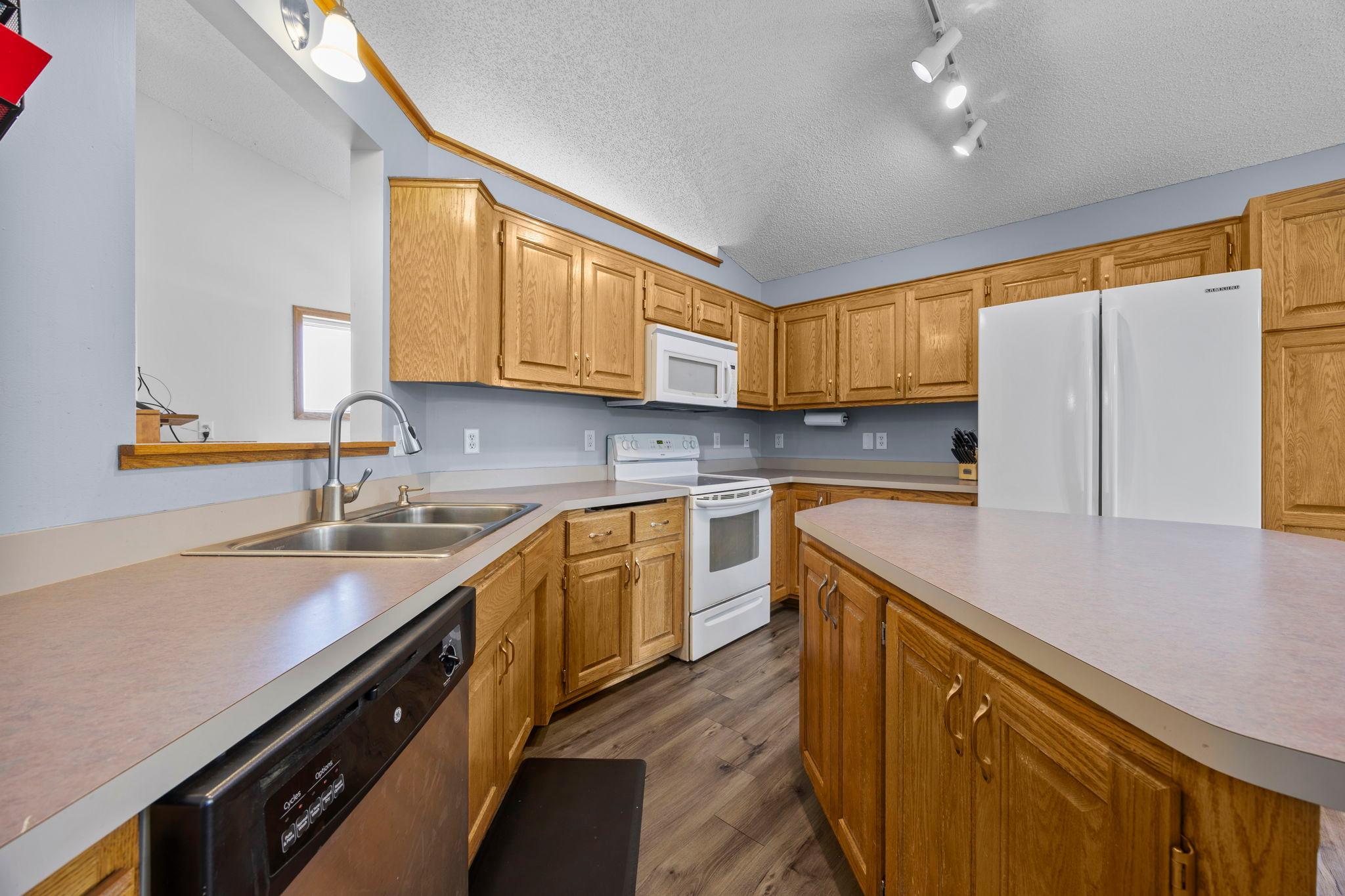 main property photo 16