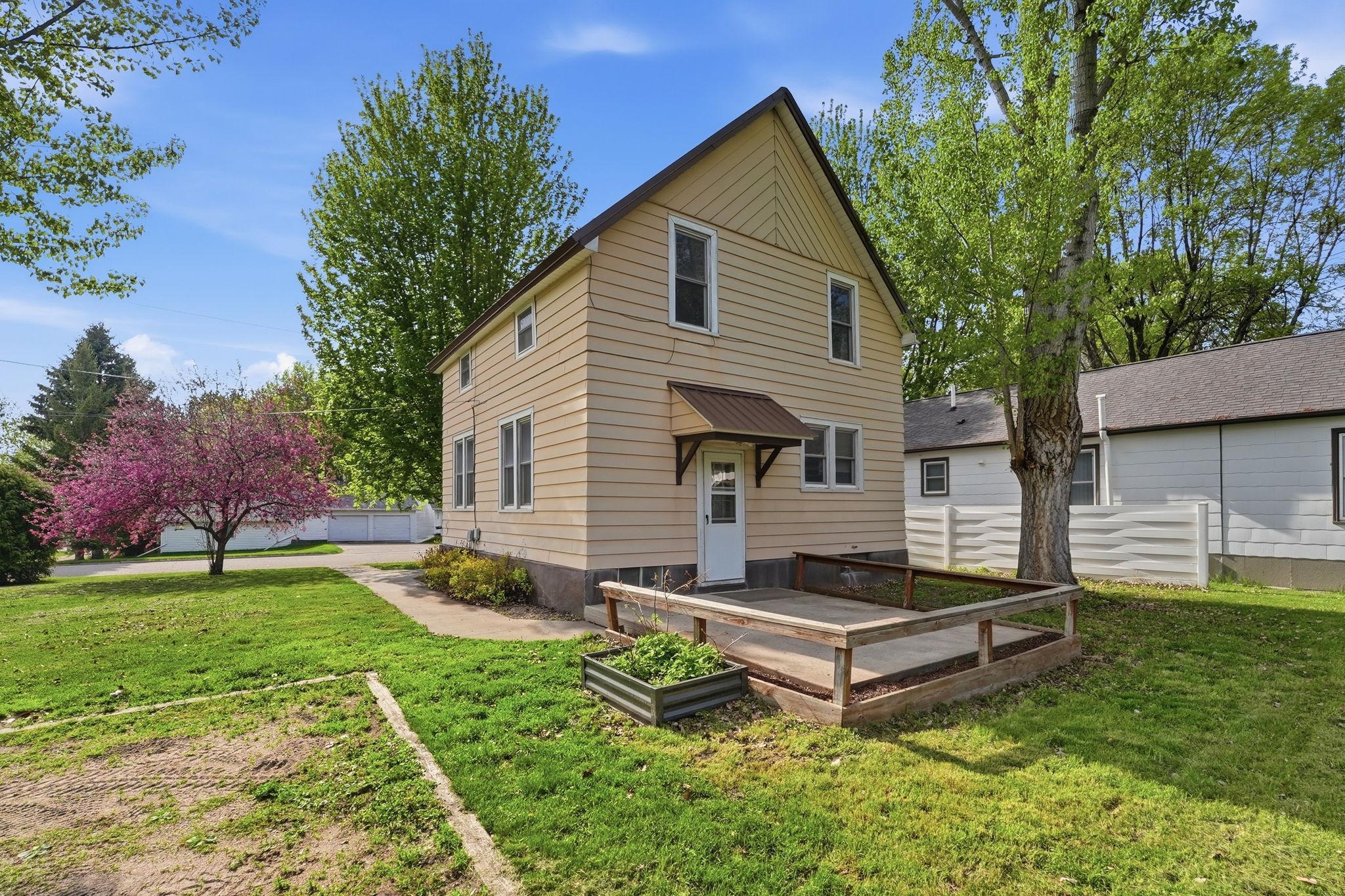 main property photo 23