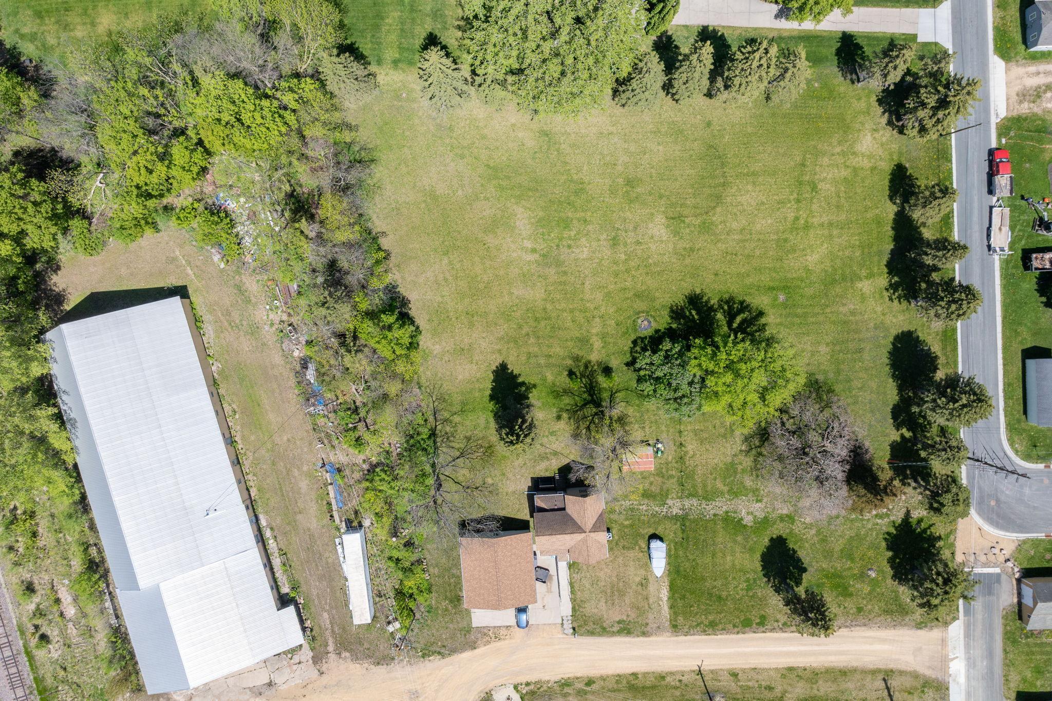 main property photo 11