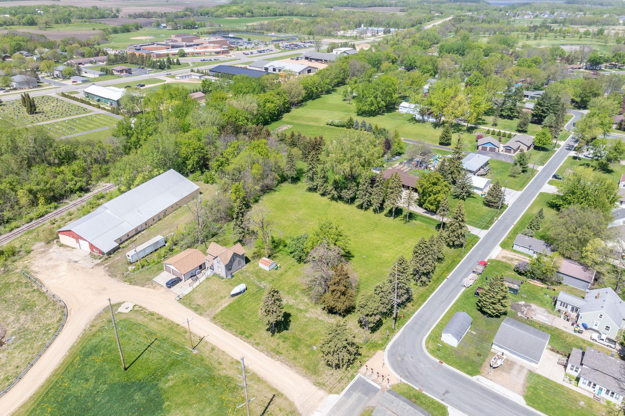 main property photo 9