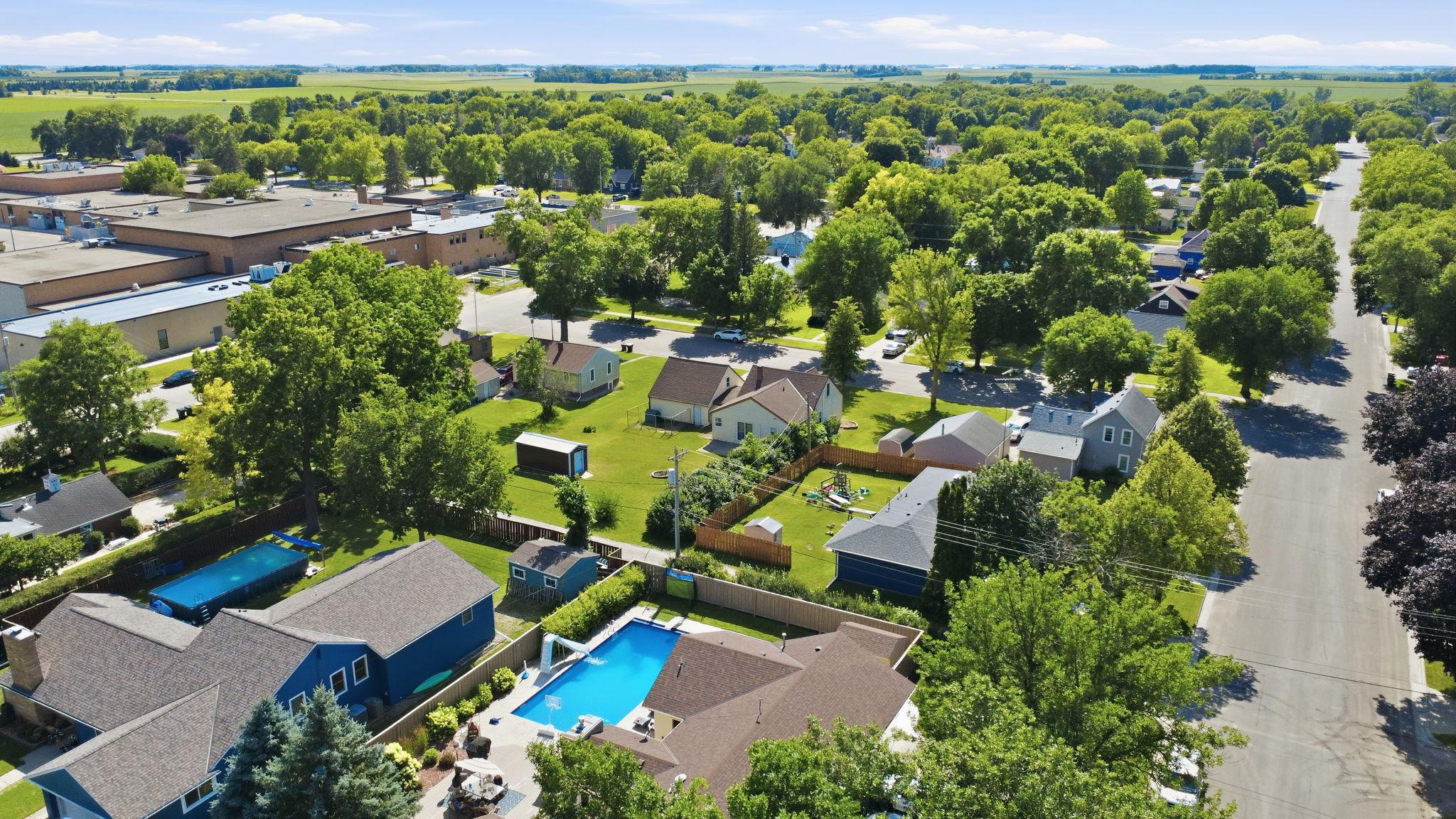 main property photo 40
