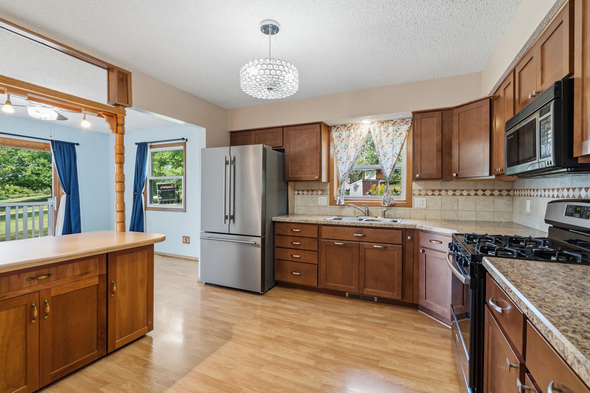main property photo 9