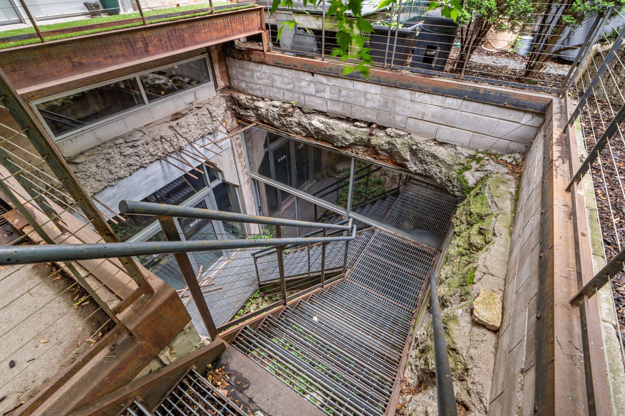 main property photo 50