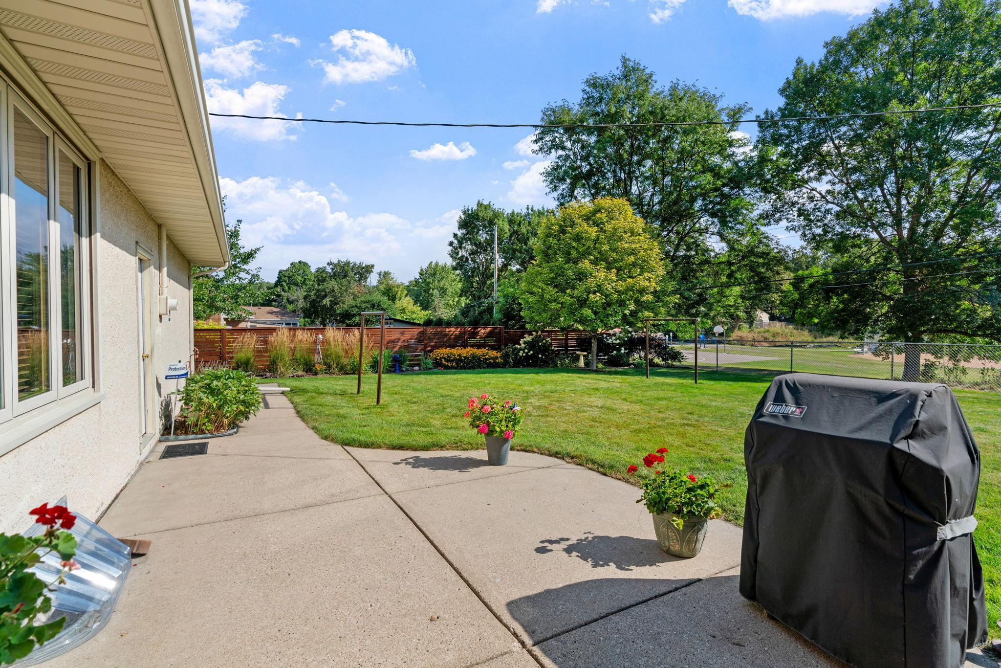 main property photo 12