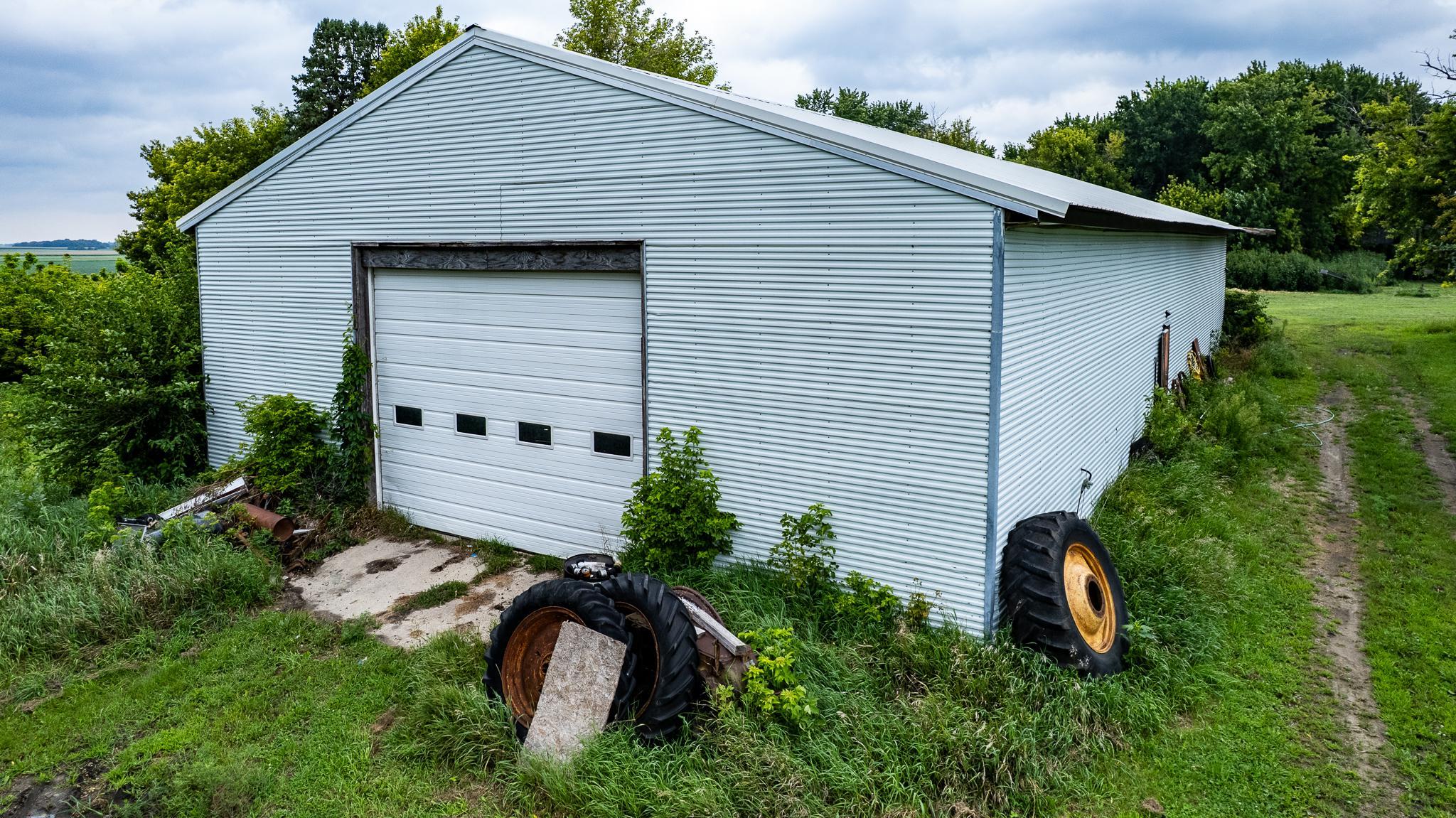 main property photo 32