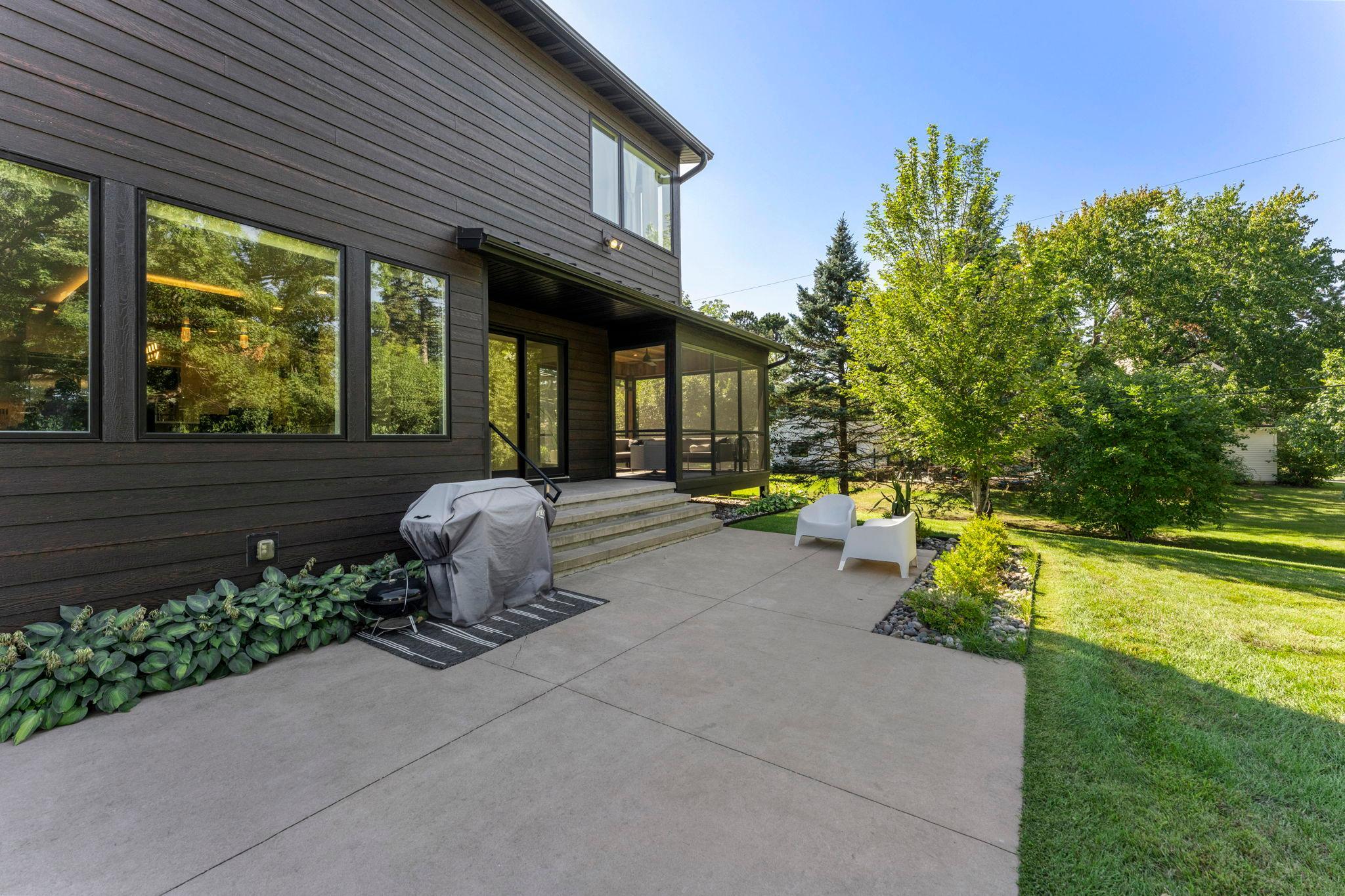 main property photo 51