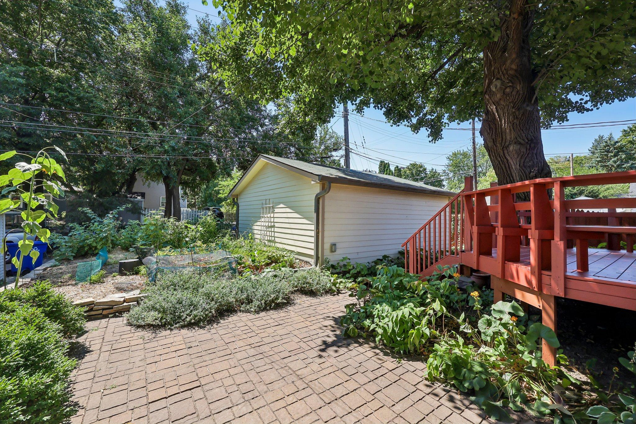 main property photo 20