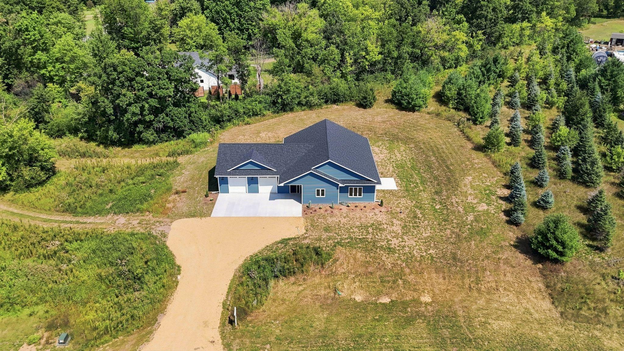 main property photo 45
