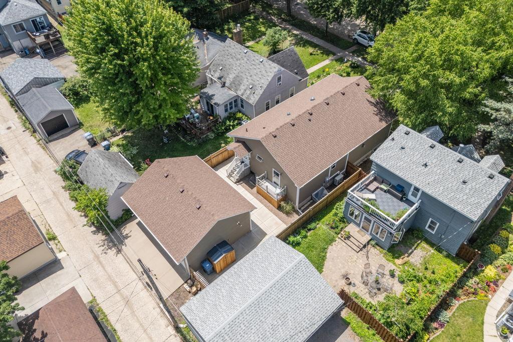 main property photo 50