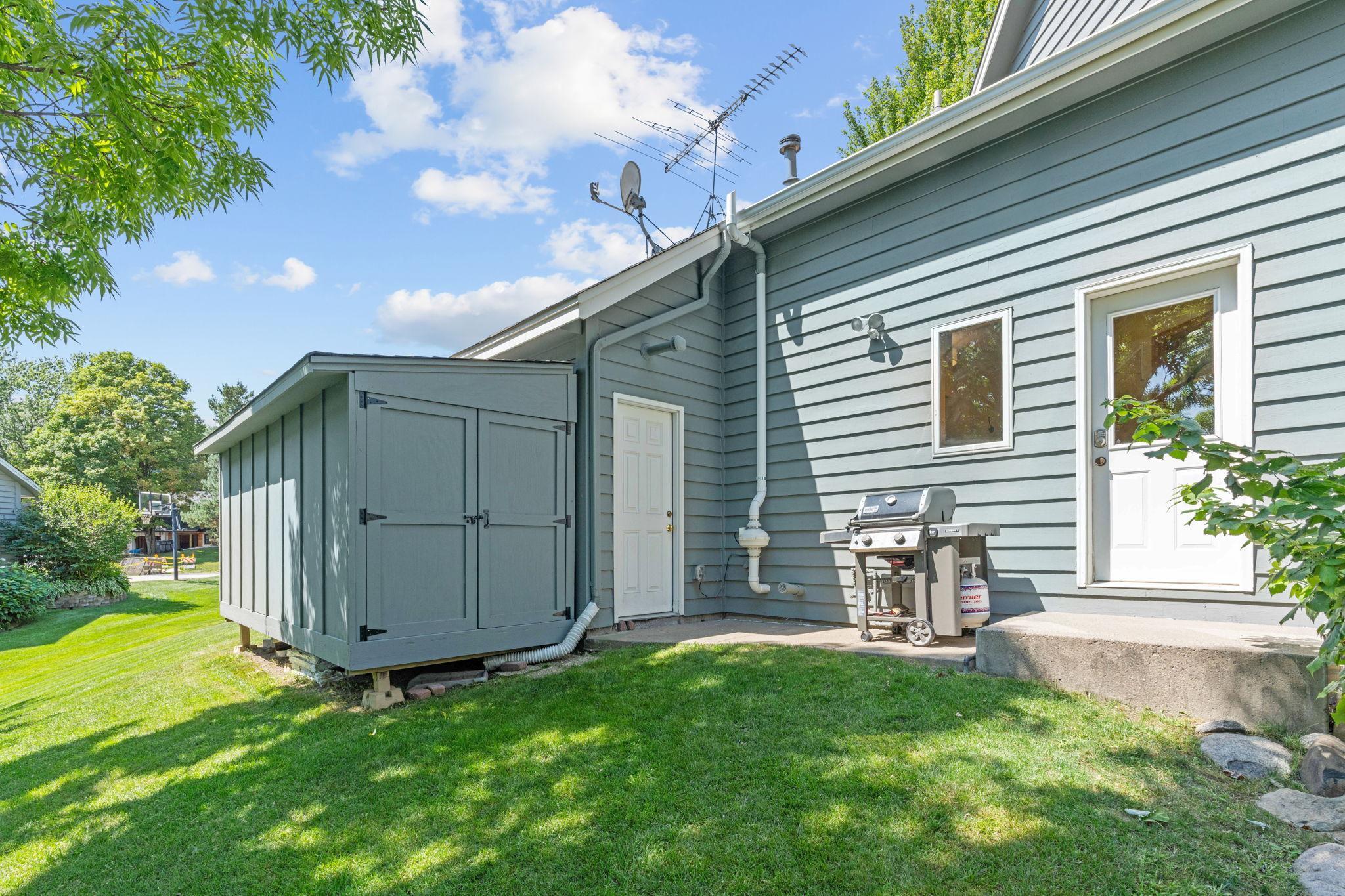 main property photo 41