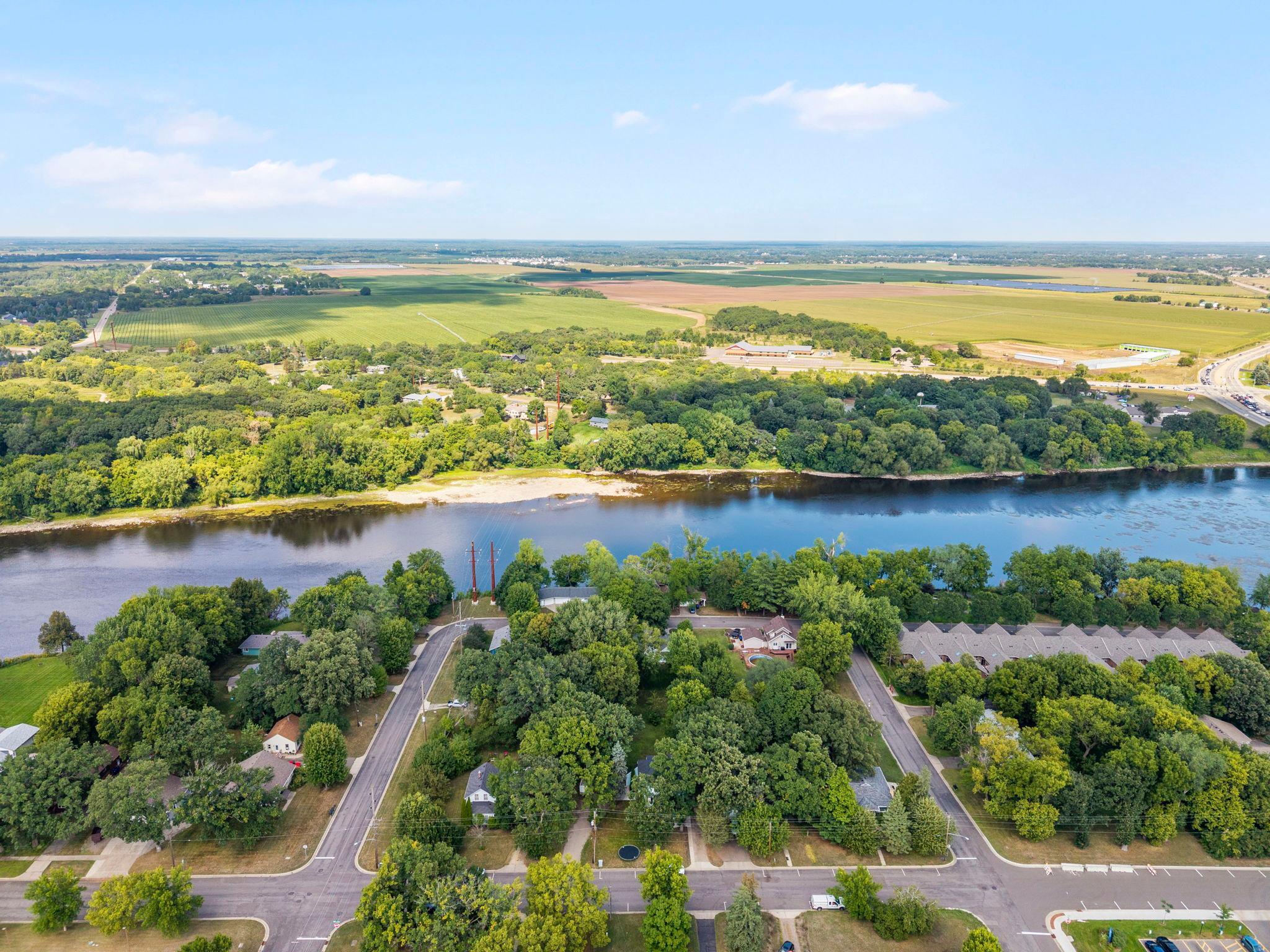 main property photo 24